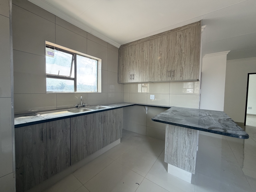 To Let 2 Bedroom Property for Rent in Erasmia Gauteng