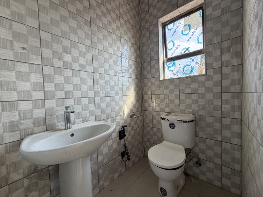 To Let 2 Bedroom Property for Rent in Erasmia Gauteng