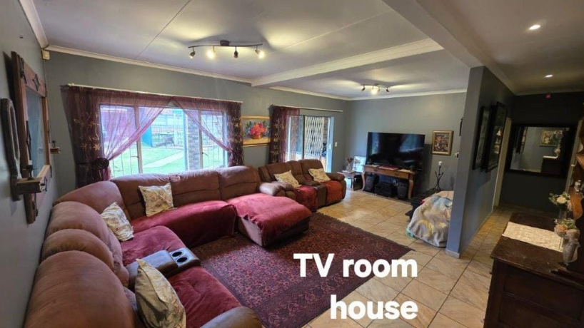 5 Bedroom Property for Sale in Suiderberg Gauteng