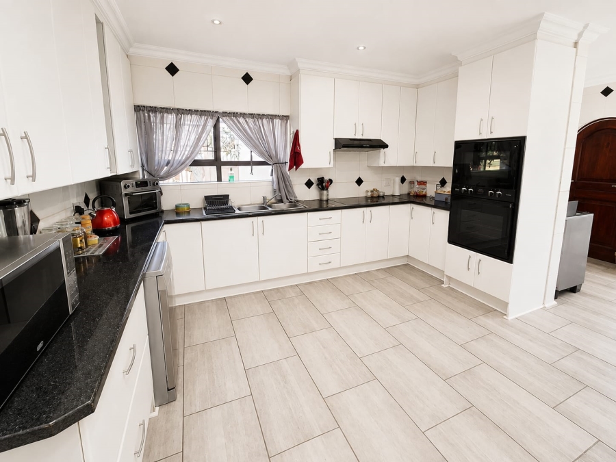 4 Bedroom Property for Sale in Newlands Gauteng