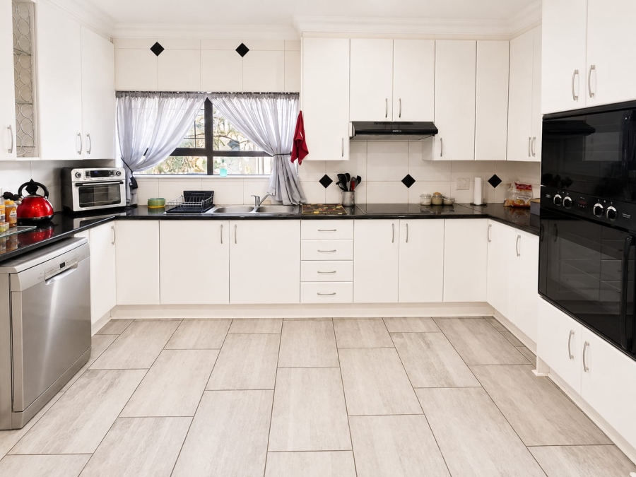4 Bedroom Property for Sale in Newlands Gauteng