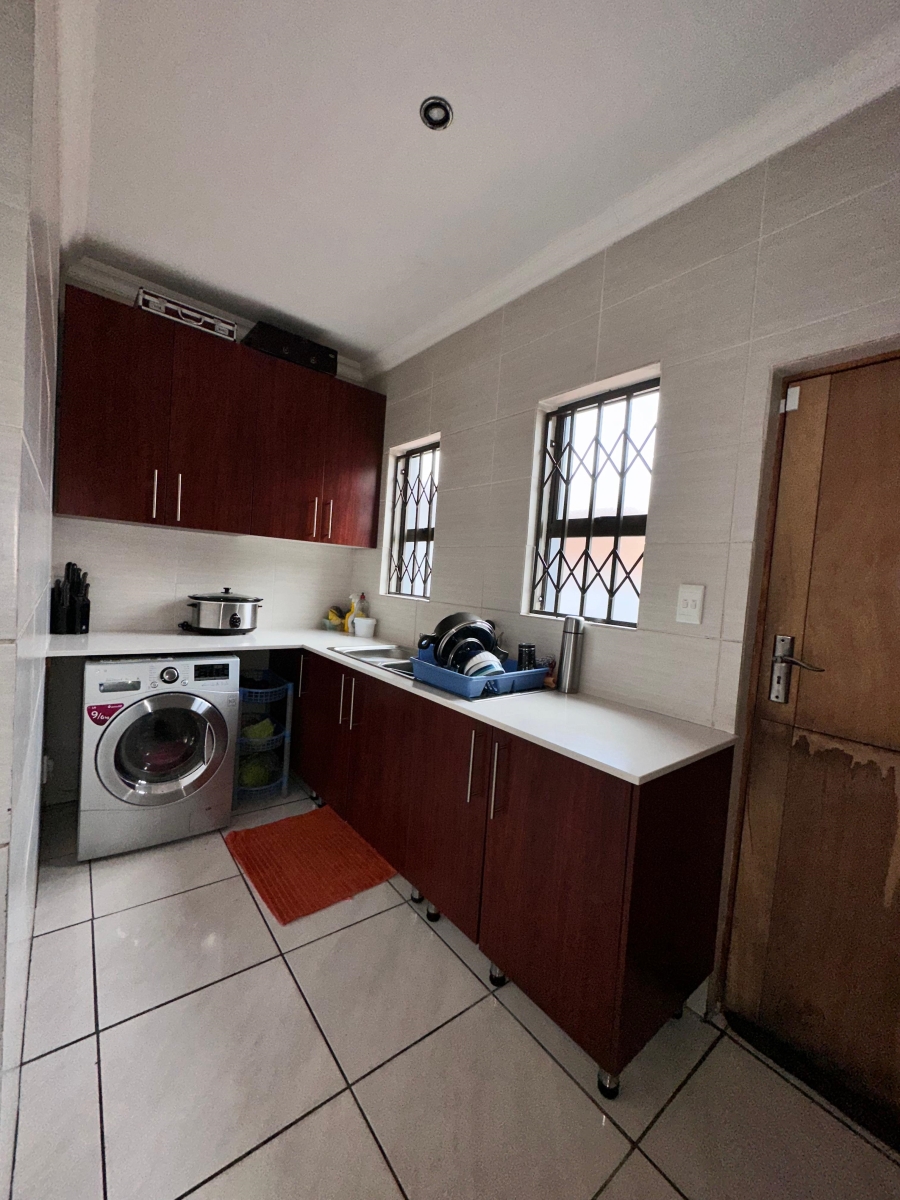 5 Bedroom Property for Sale in Sagewood Gauteng