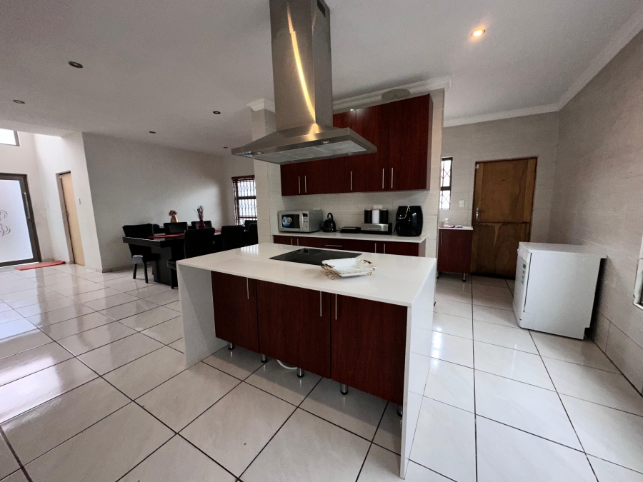 5 Bedroom Property for Sale in Sagewood Gauteng