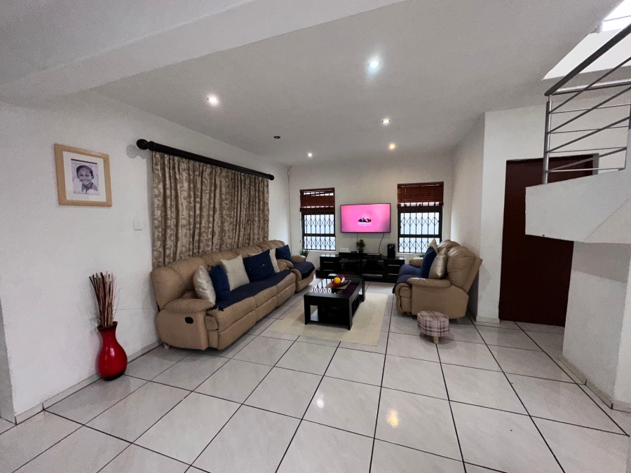 5 Bedroom Property for Sale in Sagewood Gauteng