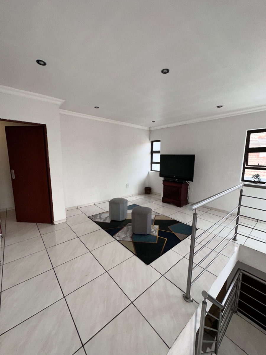 5 Bedroom Property for Sale in Sagewood Gauteng