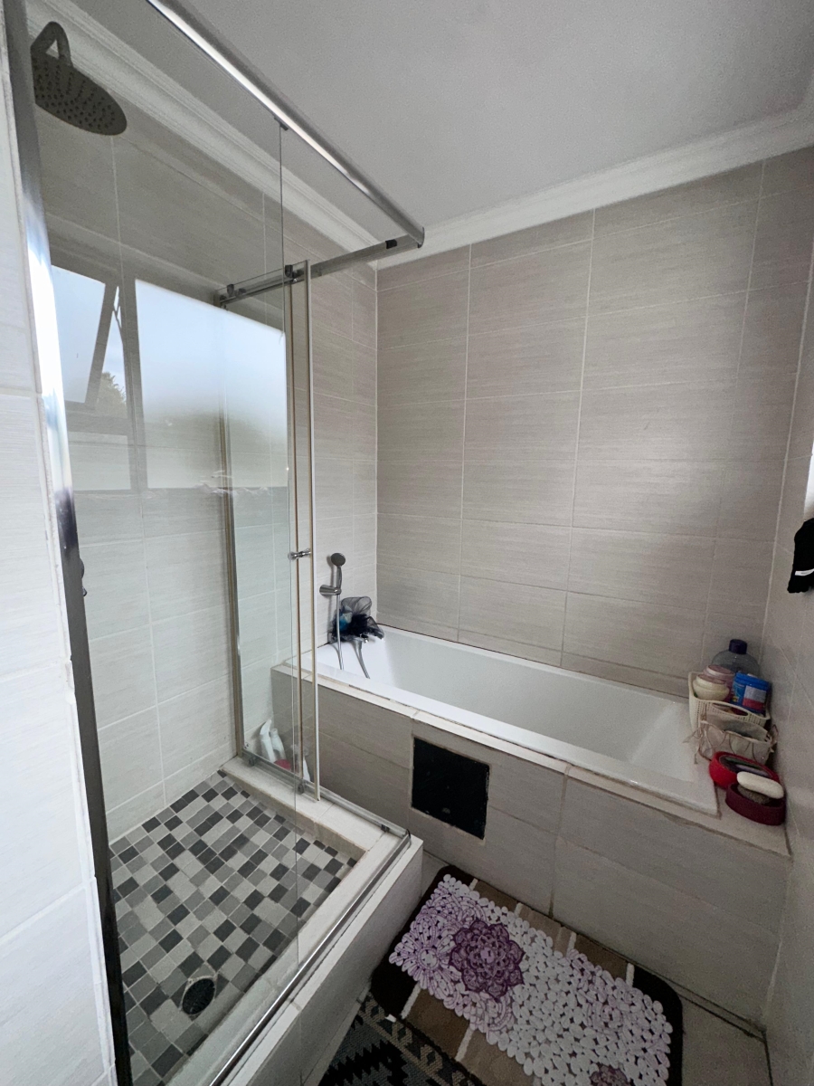 5 Bedroom Property for Sale in Sagewood Gauteng