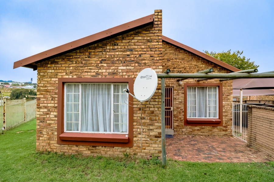 2 Bedroom Property for Sale in Kosmosdal Gauteng