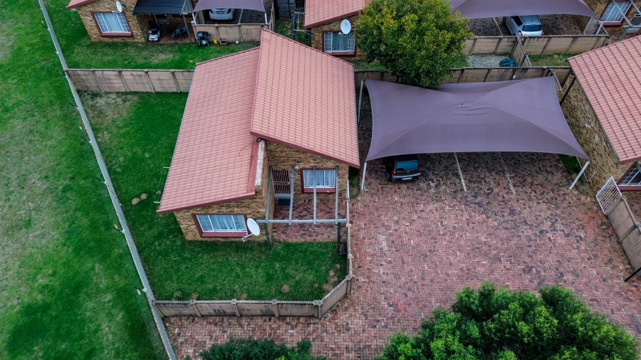 2 Bedroom Property for Sale in Kosmosdal Gauteng