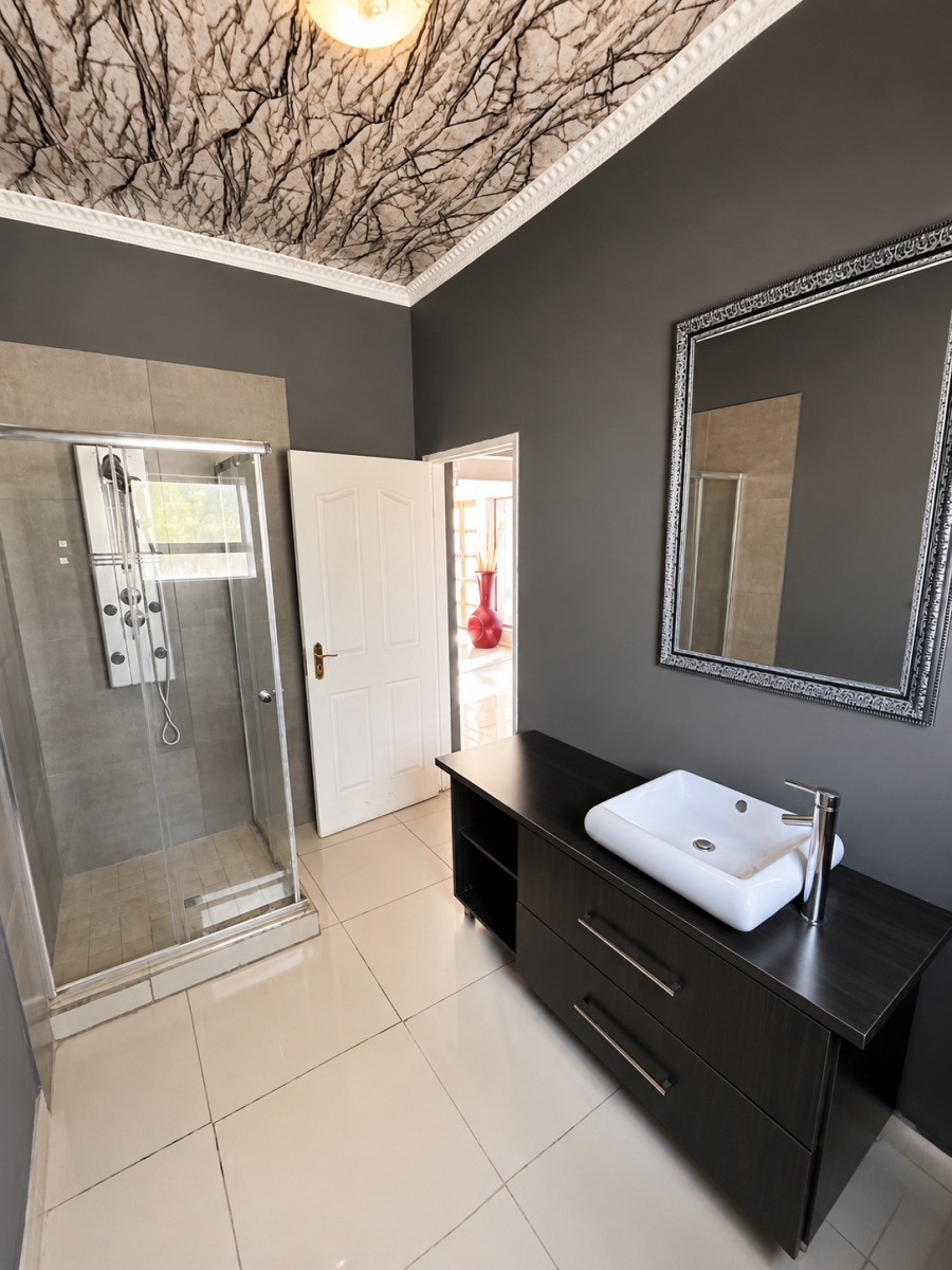 5 Bedroom Property for Sale in Three Rivers East Gauteng