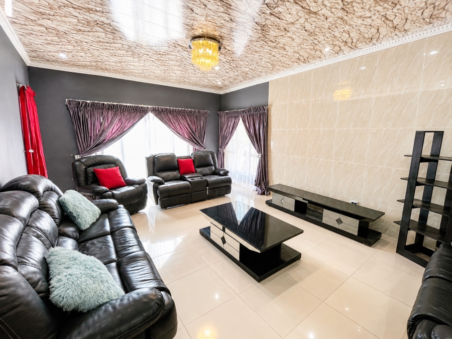 5 Bedroom Property for Sale in Three Rivers East Gauteng