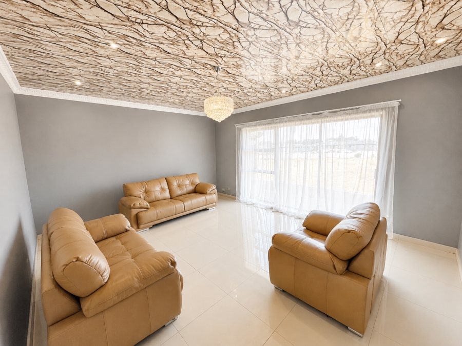 5 Bedroom Property for Sale in Three Rivers East Gauteng