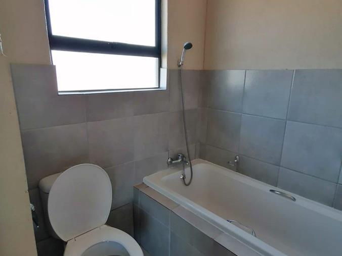 2 Bedroom Property for Sale in Crystal Park Gauteng