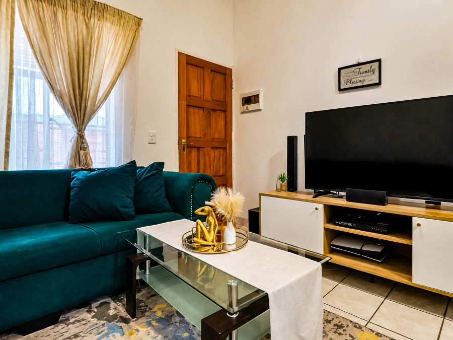 2 Bedroom Property for Sale in Kosmosdal Gauteng
