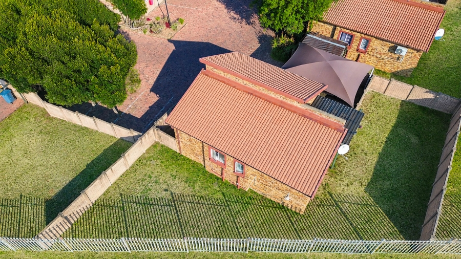2 Bedroom Property for Sale in Kosmosdal Gauteng