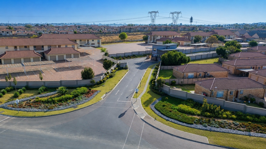 2 Bedroom Property for Sale in Kosmosdal Gauteng
