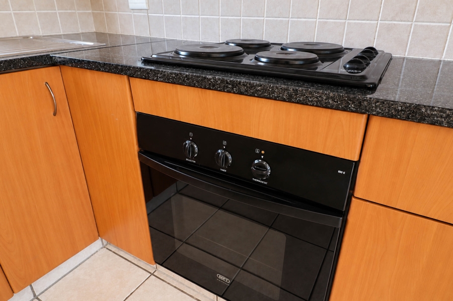 2 Bedroom Property for Sale in Kosmosdal Gauteng