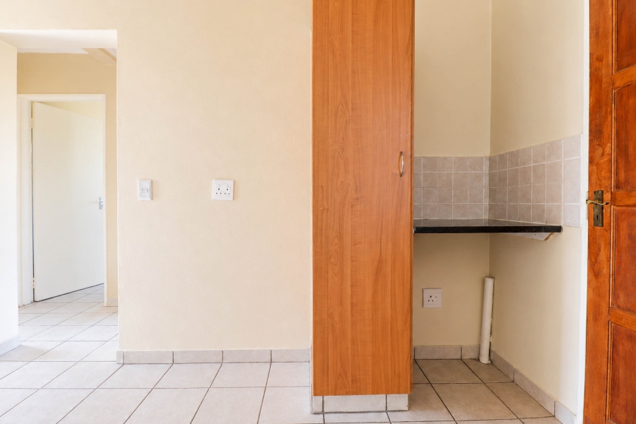 2 Bedroom Property for Sale in Kosmosdal Gauteng