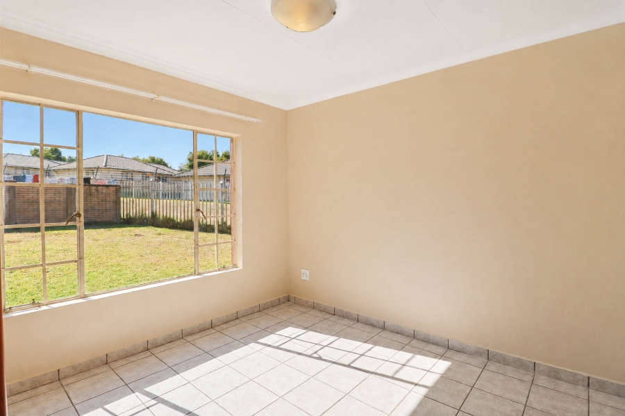 2 Bedroom Property for Sale in Kosmosdal Gauteng