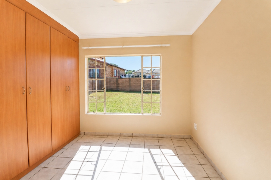 2 Bedroom Property for Sale in Kosmosdal Gauteng