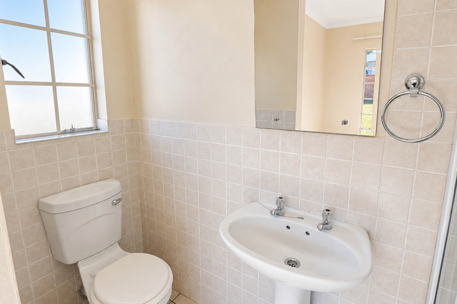 2 Bedroom Property for Sale in Kosmosdal Gauteng