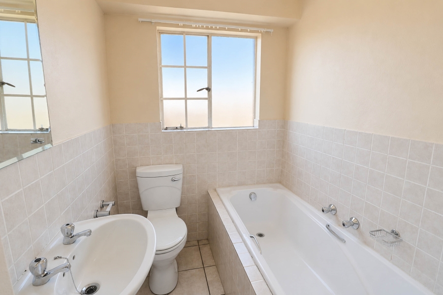 2 Bedroom Property for Sale in Kosmosdal Gauteng