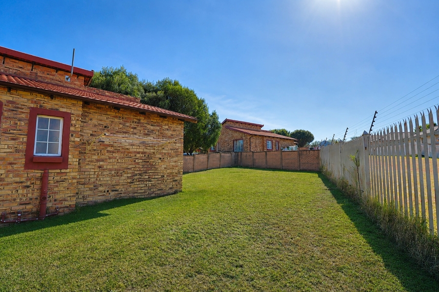 2 Bedroom Property for Sale in Kosmosdal Gauteng