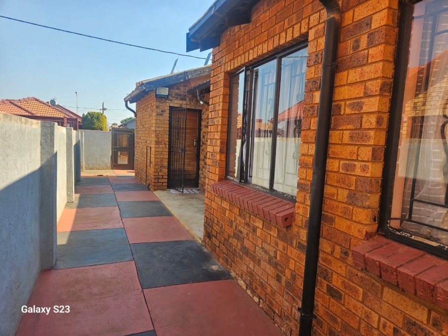 3 Bedroom Property for Sale in Soshanguve East Gauteng