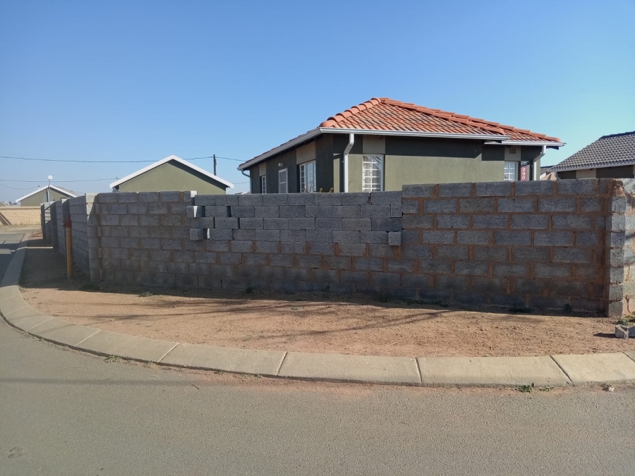 2 Bedroom Property for Sale in Savanna City Gauteng