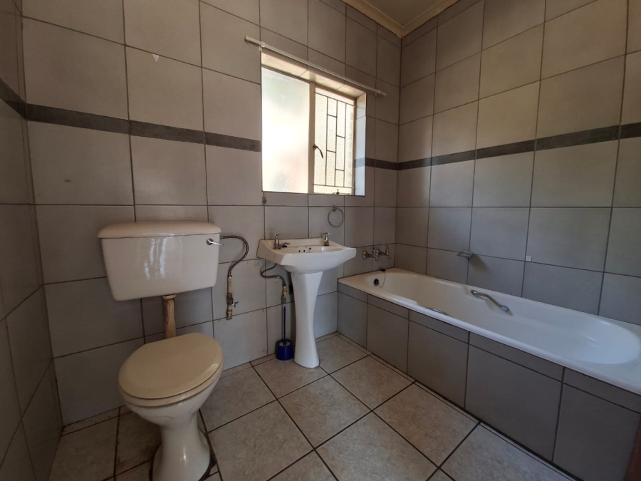 3 Bedroom Property for Sale in Falcon Ridge Gauteng