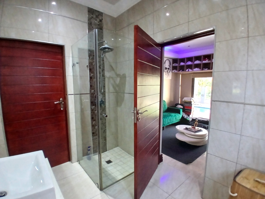To Let 4 Bedroom Property for Rent in Blue Valley Golf Estate Gauteng