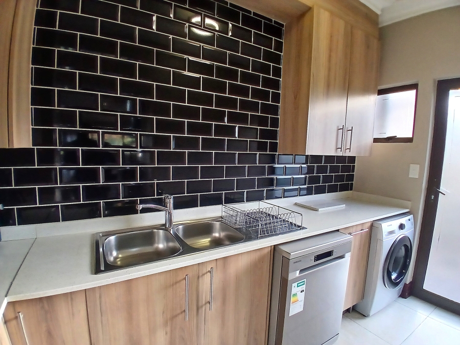To Let 4 Bedroom Property for Rent in Blue Valley Golf Estate Gauteng