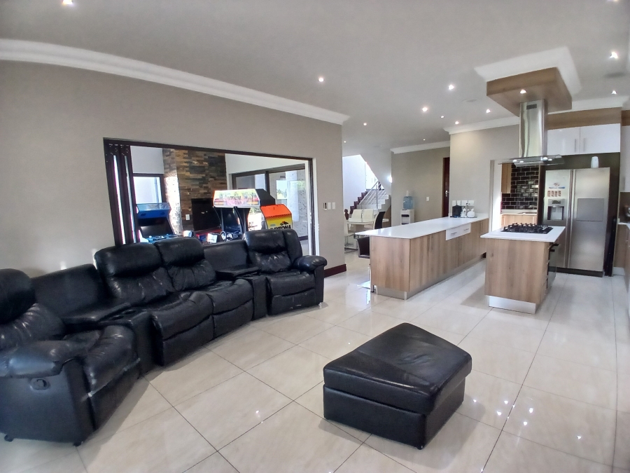 To Let 4 Bedroom Property for Rent in Blue Valley Golf Estate Gauteng