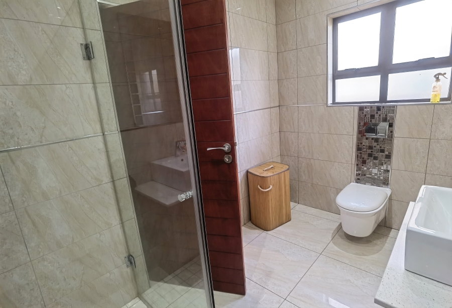 To Let 4 Bedroom Property for Rent in Blue Valley Golf Estate Gauteng