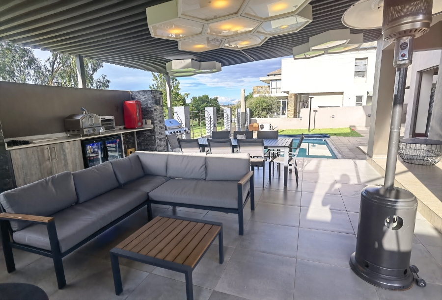 To Let 4 Bedroom Property for Rent in Blue Valley Golf Estate Gauteng