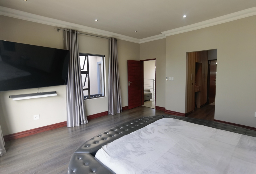 To Let 4 Bedroom Property for Rent in Blue Valley Golf Estate Gauteng