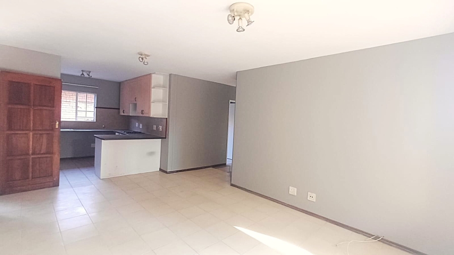 3 Bedroom Property for Sale in Die Hoewes Gauteng