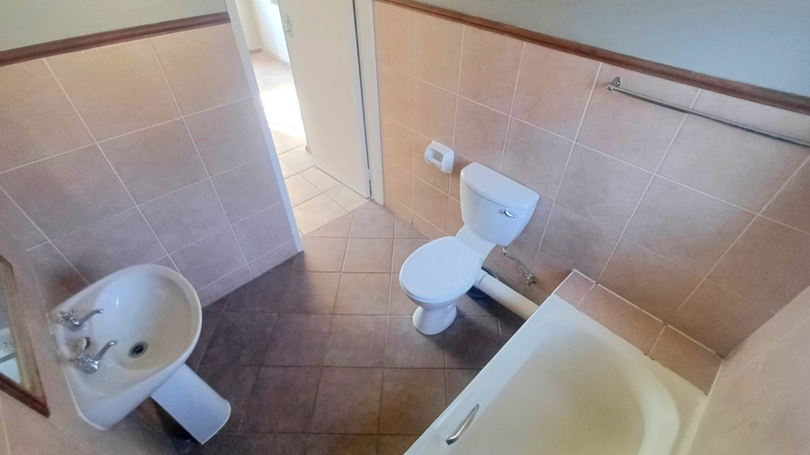 3 Bedroom Property for Sale in Die Hoewes Gauteng