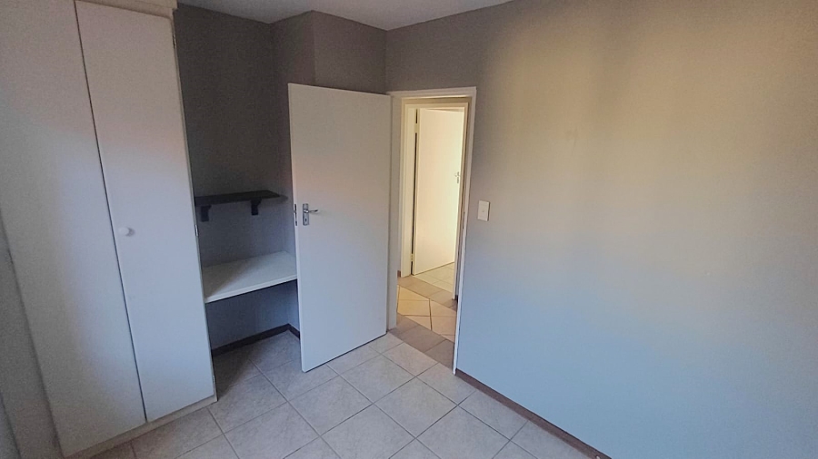 3 Bedroom Property for Sale in Die Hoewes Gauteng