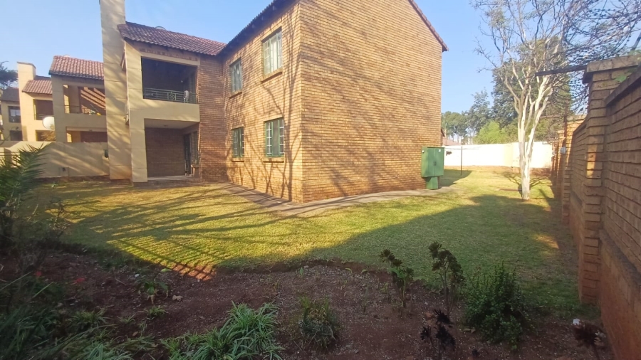 3 Bedroom Property for Sale in Die Hoewes Gauteng