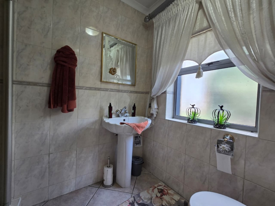 5 Bedroom Property for Sale in Meyersdal Gauteng