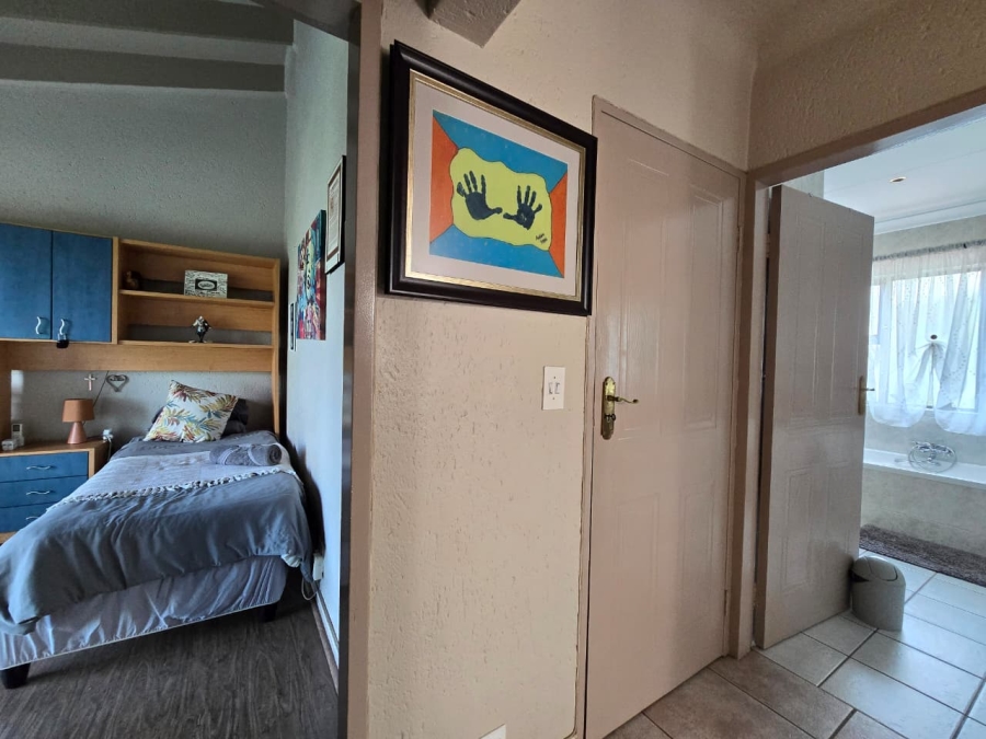 5 Bedroom Property for Sale in Meyersdal Gauteng