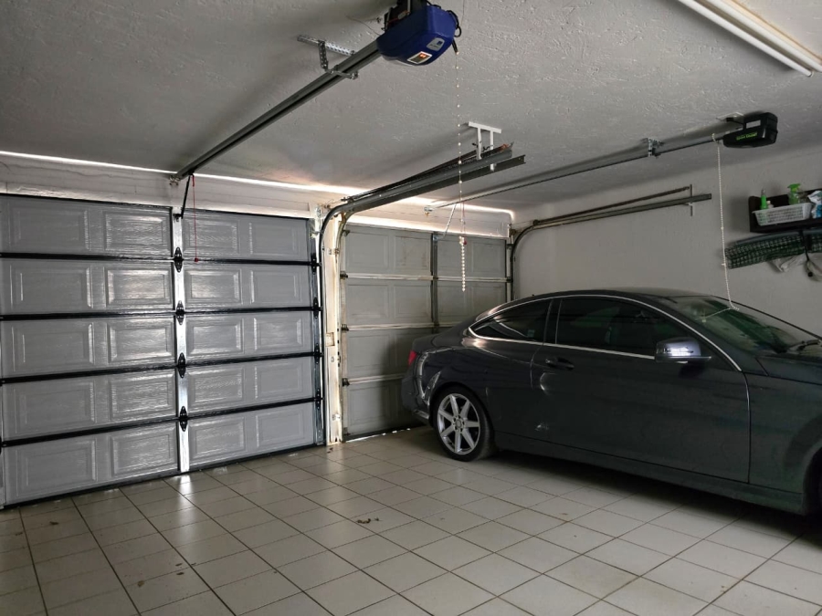 5 Bedroom Property for Sale in Meyersdal Gauteng