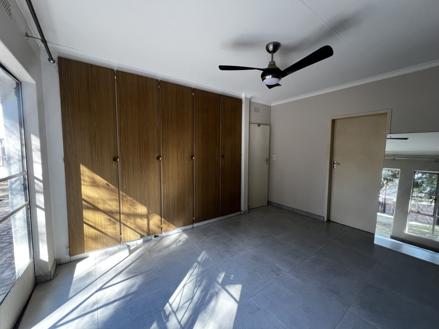 4 Bedroom Property for Sale in Vorna Valley Gauteng