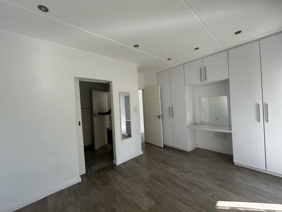 To Let 2 Bedroom Property for Rent in Rivonia Gauteng