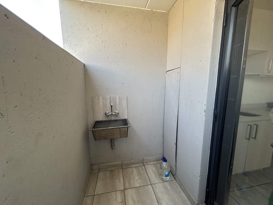 To Let 2 Bedroom Property for Rent in Rivonia Gauteng