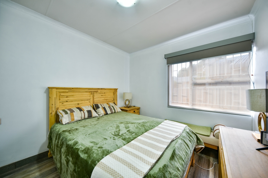 3 Bedroom Property for Sale in Die Hoewes Gauteng