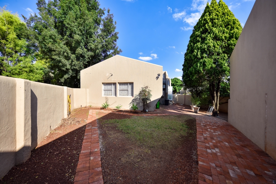 3 Bedroom Property for Sale in Die Hoewes Gauteng