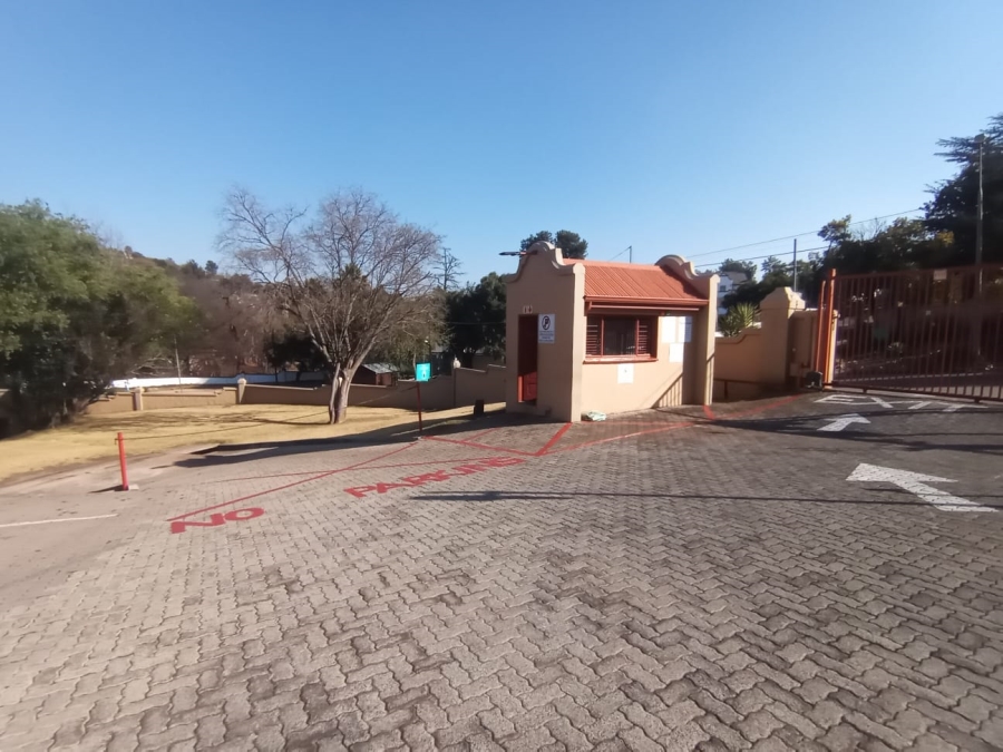 To Let 2 Bedroom Property for Rent in Helderkruin Gauteng