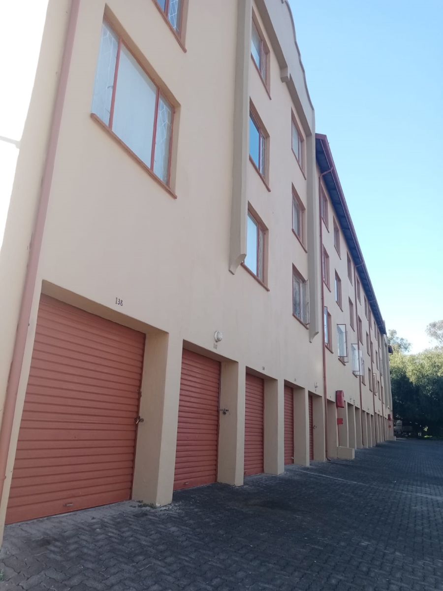To Let 2 Bedroom Property for Rent in Helderkruin Gauteng
