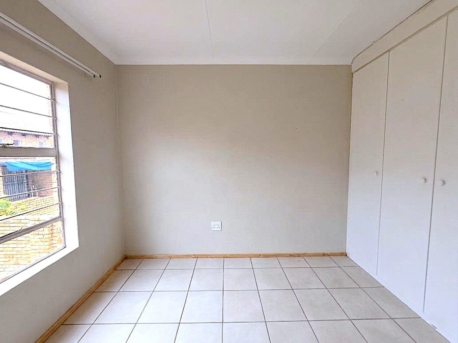 2 Bedroom Property for Sale in Honeypark Gauteng